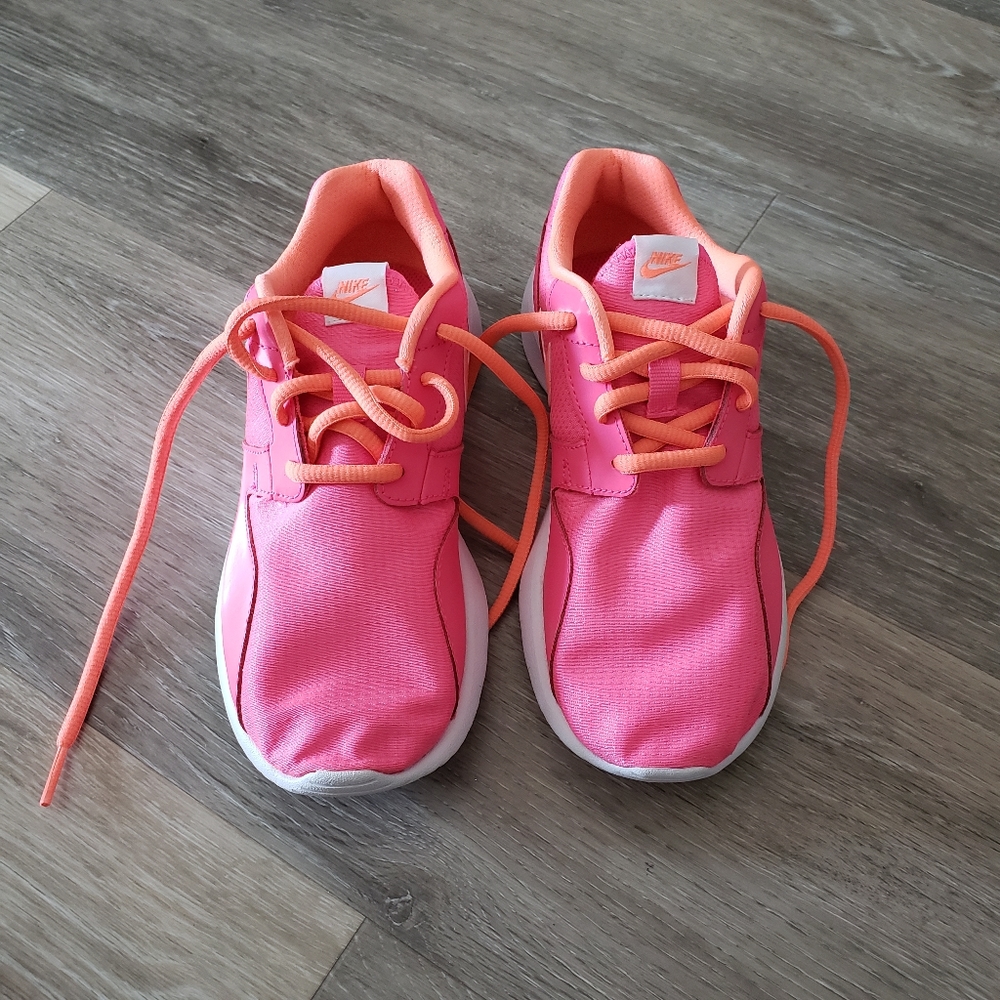 Nike shoes size 2.5